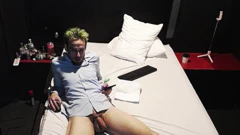 Snapshot of sexypossum chatting on 11.26.25 Possum online show from 11.26.25