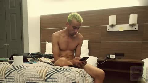 Snapshot of sexypossum chatting on 04.04.26 Possum online show from 04.04.26