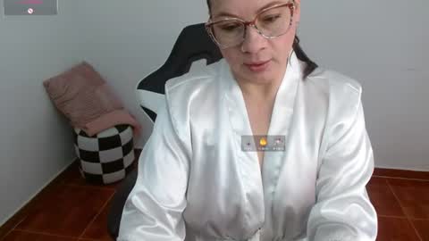 Snapshot of sexypsychologist chatting on 07.19.26 Sexy Psychologist online show from 07.19.26