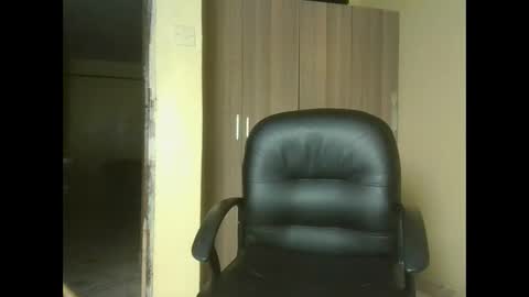 queenivy online show from 10.25.25