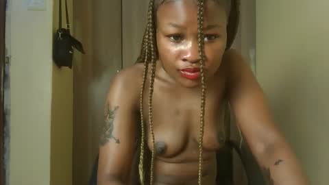 queenivy online show from 11.30.25