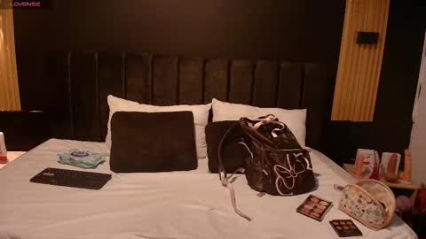 R A C H E L online show from 10.05.25