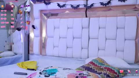 Kendall online show from 10.13.25