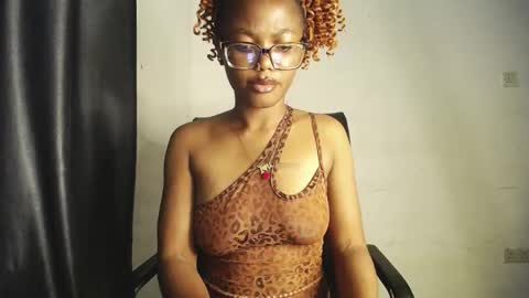 Darkskinned Rae online show from 05.08.26