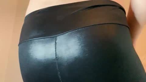 Snapshot of sexythongslut chatting on 02.24.26 Sexythongslut online show from 02.24.26