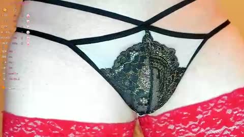 Snapshot of sexythongslut chatting on 06.10.26 Sexythongslut online show from 06.10.26