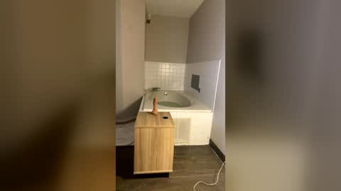 Smooth bi guy online show from 07.23.26