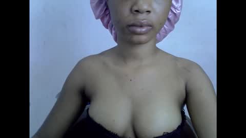 Snapshot of sexyxpeach chatting on 03.24.26 sexyxpeach online show from 03.24.26