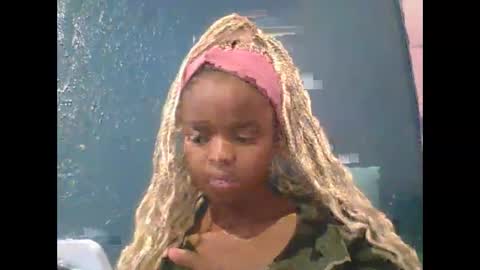 Snapshot of sexyyonger chatting on 03.24.26 sexyyonger online show from 03.24.26