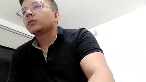 Snapshot of sfebz chatting on 09.26.25 sfebz online show from 09.26.25