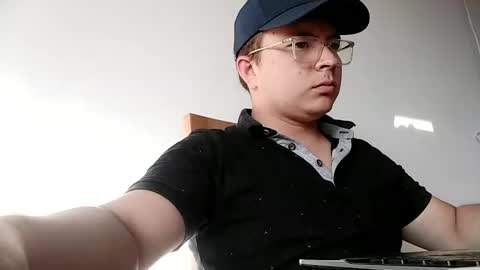 Snapshot of sfebz chatting on 10.26.25 sfebz online show from 10.26.25