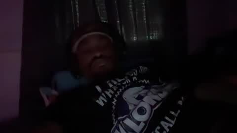 Snapshot of sgtbbcwilly chatting on 11.18.25 sgtbbcwilly online show from 11.18.25