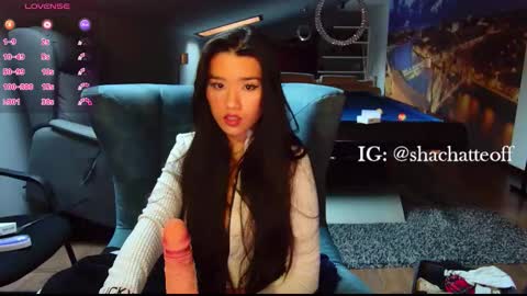 Snapshot of shachatte chatting on 11.17.25 Shachatte online show from 11.17.25