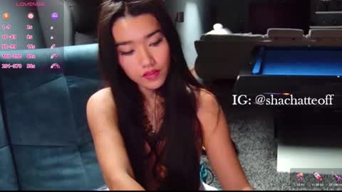 Snapshot of shachatte chatting on 11.24.25 Shachatte online show from 11.24.25