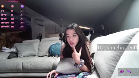 Snapshot of shachatte chatting on 12.15.25 Shachatte online show from 12.15.25