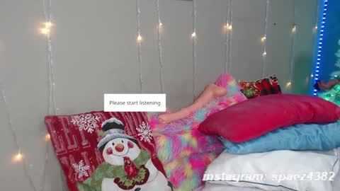 Snapshot of shadia_squirt chatting on 12.19.24 shadia online show from 12.19.24