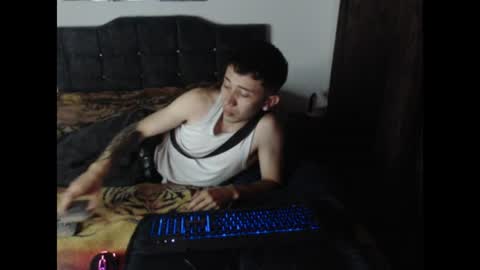 Snapshot of shadow_men_ chatting on 07.25.26 james online show from 07.25.26
