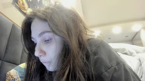 Snapshot of shadow_raffi chatting on 02.01.25 shadow_raffi online show from 02.01.25