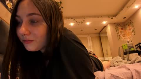 Snapshot of shadow_raffi chatting on 09.28.25 shadow_raffi online show from 09.28.25