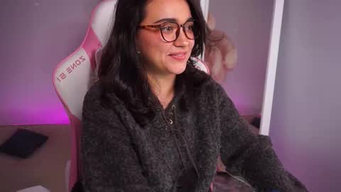 Snapshot of shadowlotus_ chatting on 11.18.25 Lily online show from 11.18.25