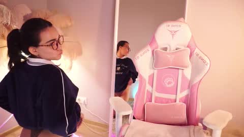 Snapshot of shadowlotus_ chatting on 11.30.25 Lily online show from 11.30.25