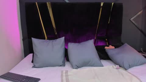 Shaina Vasquez online show from 01.22.25