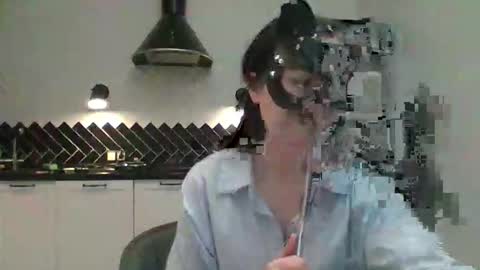 Snapshot of shakkethiass chatting on 11.22.25 TwerkingBitchh online show from 11.22.25