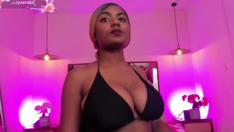 Snapshot of shalom_brown chatting on 06.24.26 shalom_brown online show from 06.24.26