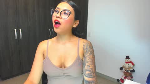 Snapshot of shanabellucy chatting on 12.23.24 onlyfans shanabellucy online show from 12.23.24