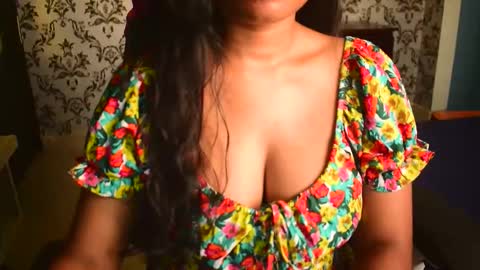 Snapshot of shanaya_indian chatting on 05.19.26 shanaya indian online show from 05.19.26