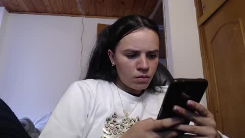 Snapshot of shanel_lozano chatting on 10.01.25 shanel_lozano online show from 10.01.25
