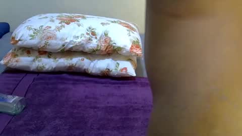 Snapshot of shanell_kiss chatting on 09.18.25 shanell kiss online show from 09.18.25