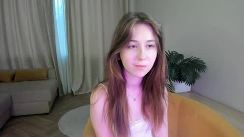 me name is Mia online show from 04.21.26