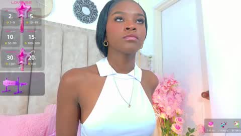 Snapshot of shanelwest7 chatting on 09.15.25 Shanel online show from 09.15.25