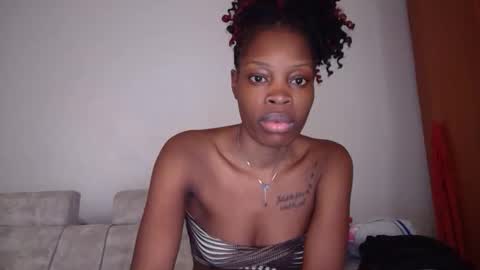 Snapshot of shania_sleigh chatting on 01.09.25 shania_sleigh online show from 01.09.25