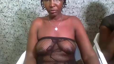 Snapshot of shania_sleigh chatting on 12.17.25 shania_sleigh online show from 12.17.25