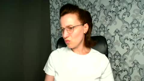 Snapshot of shannen_sweet chatting on 06.24.26 Shannen online show from 06.24.26