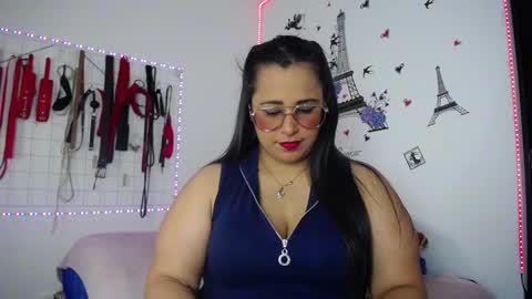 Snapshot of shannon_queen_ chatting on 03.11.26 Shannon online show from 03.11.26