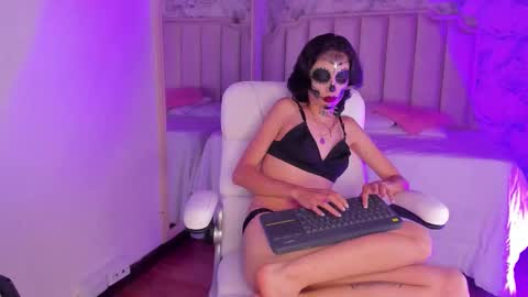 Shantal online show from 10.15.25