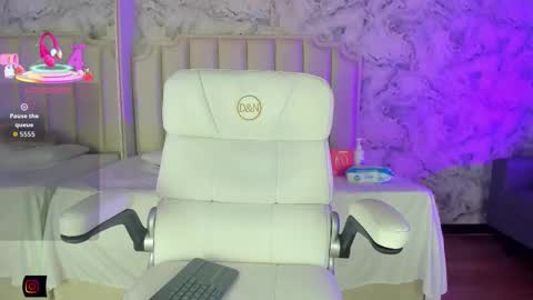 Shantal online show from 01.12.26