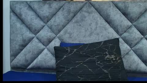 Snapshot of shantey_laurent chatting on 12.01.25 shantey online show from 12.01.25