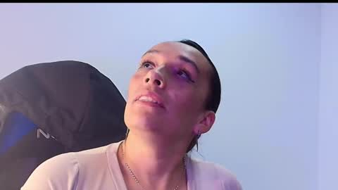 Snapshot of shantey_laurent chatting on 01.07.26 shantey online show from 01.07.26