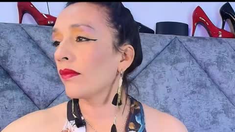 Snapshot of shantey_laurent chatting on 01.08.26 shantey online show from 01.08.26