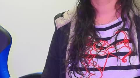 Snapshot of shantey_laurent chatting on 03.23.26 shantey online show from 03.23.26