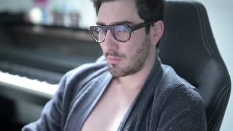 frenchy boy online show from 12.20.25