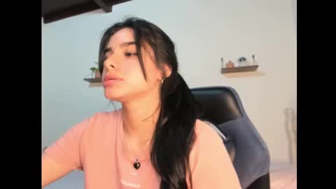 Snapshot of shara_jones chatting on 12.14.24 Sara online show from 12.14.24