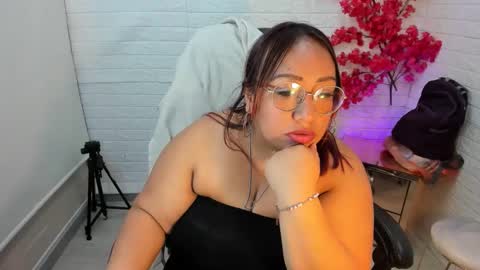 Shara Oz online show from 03.18.26