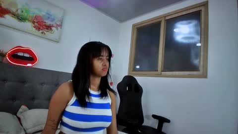 Snapshot of shara_soul chatting on 11.19.25 shara_soul online show from 11.19.25