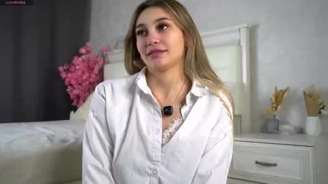 Ellysa and Mila online show from 02.16.26