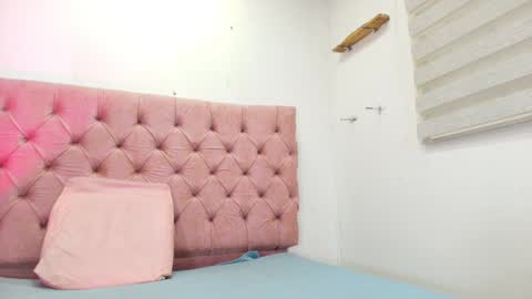 Sharlott online show from 01.04.25